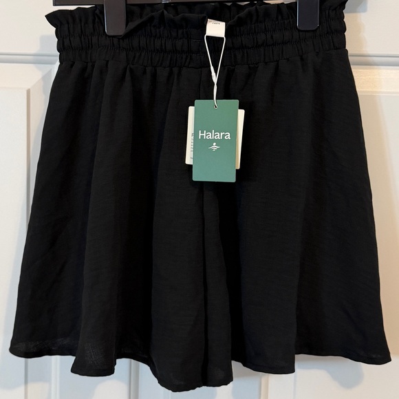 NWT Halara High Waist Drawstring Pocket Wide Leg Athletic Shorts - Small - Picture 2 of 7